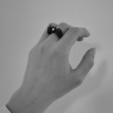 Bague BOTANICA - argent noirci, perle d’eau douce – Image 2