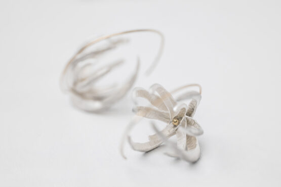 Boucles d'oreilles Succulente M argent et or – Image 3