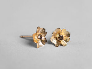 Boucles d&rsquo;oreilles Délicatesse 1 fleur XS or et diamants
