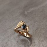 Bague Oléa tiare or jaune 18k, saphir bleu