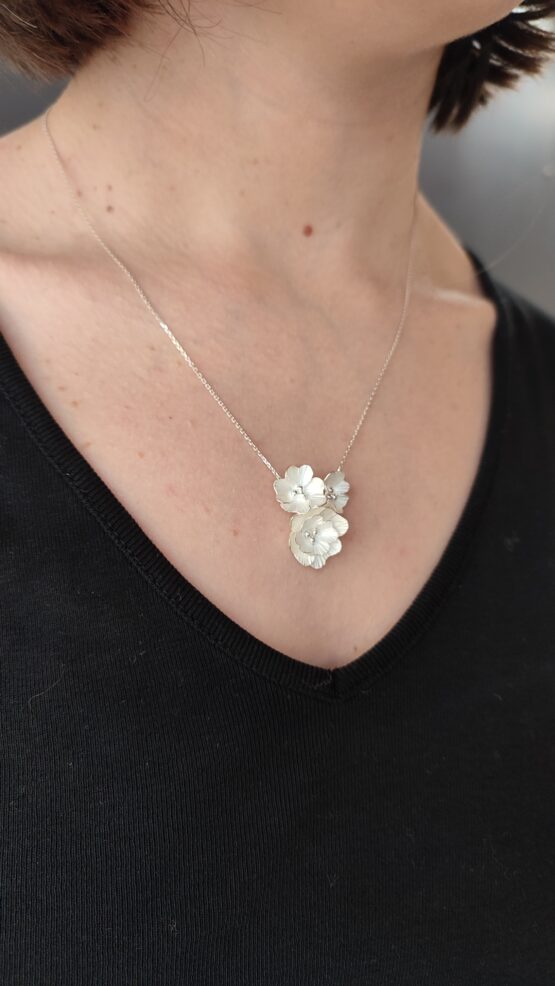 Collier Délicatesse 3 fleurs argent – Image 6