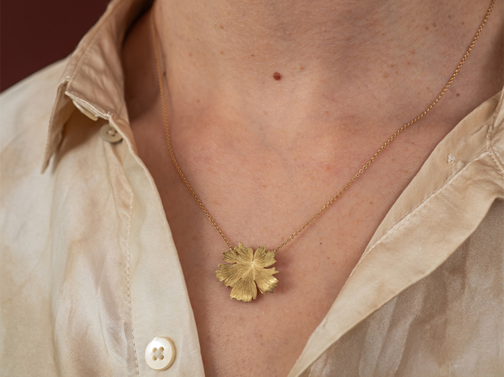 Collier feuille en or jaune 18 carats