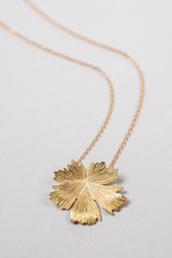 Collier Herbes Folles 1 feuille en or S – Image 3