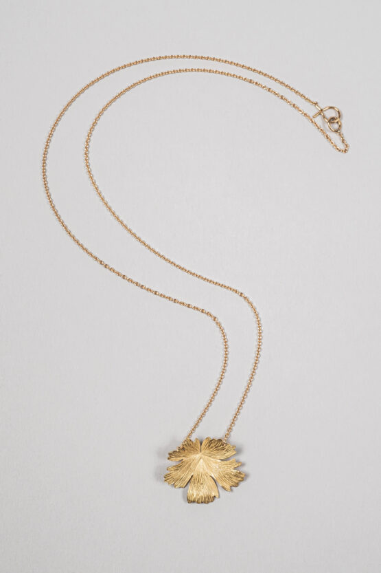 Collier Herbes Folles 1 feuille en or S – Image 2
