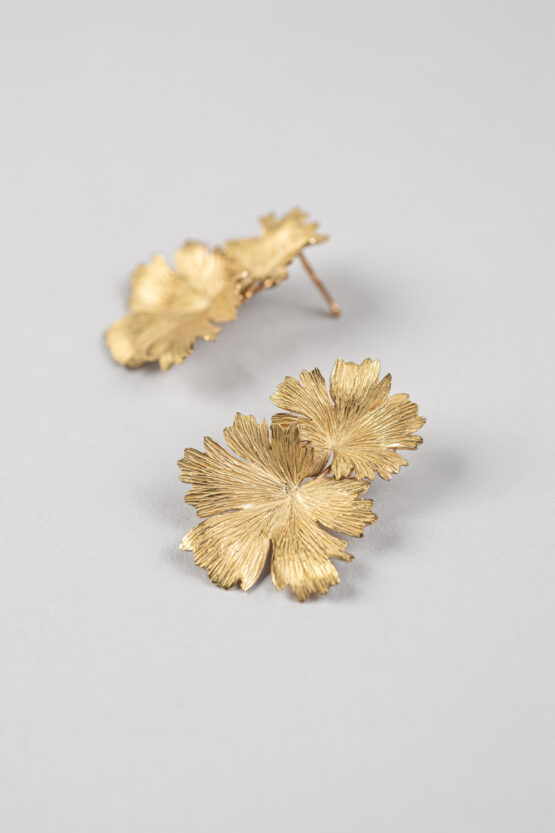 Boucles d'oreilles Herbes Folles 2 feuilles en or – Image 2