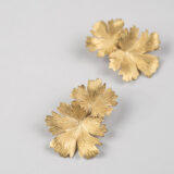 Boucles d'oreilles Herbes Folles 2 feuilles en or – Image 3