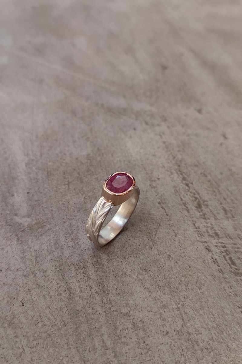 Bague Oléa, feuille d'olivier argent, or et rubis