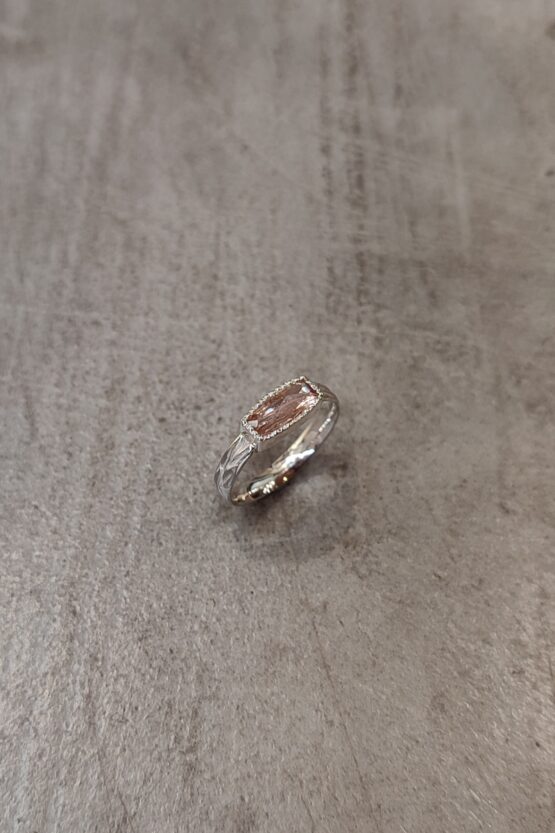 Bague oléa, feuille d'olivier, topaze impérial, sertis millegrains