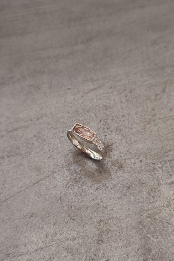 Bague oléa, feuille d'olivier, topaze impérial, sertis millegrains