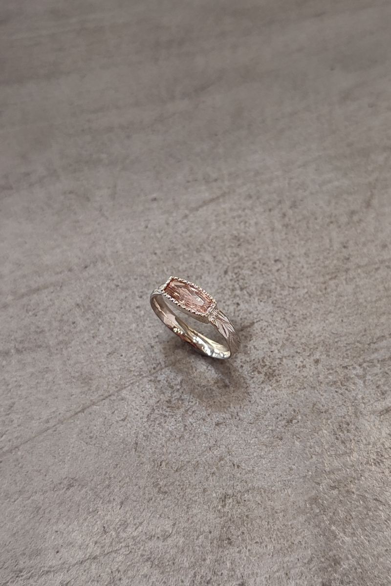 Bague oléa, feuille d'olivier, topaze impérial, sertis millegrains
