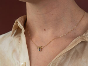 Collier Délicatesse 3 fleurs XS or et saphir