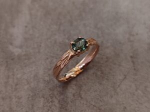 Bague Oléa or rouge et saphir